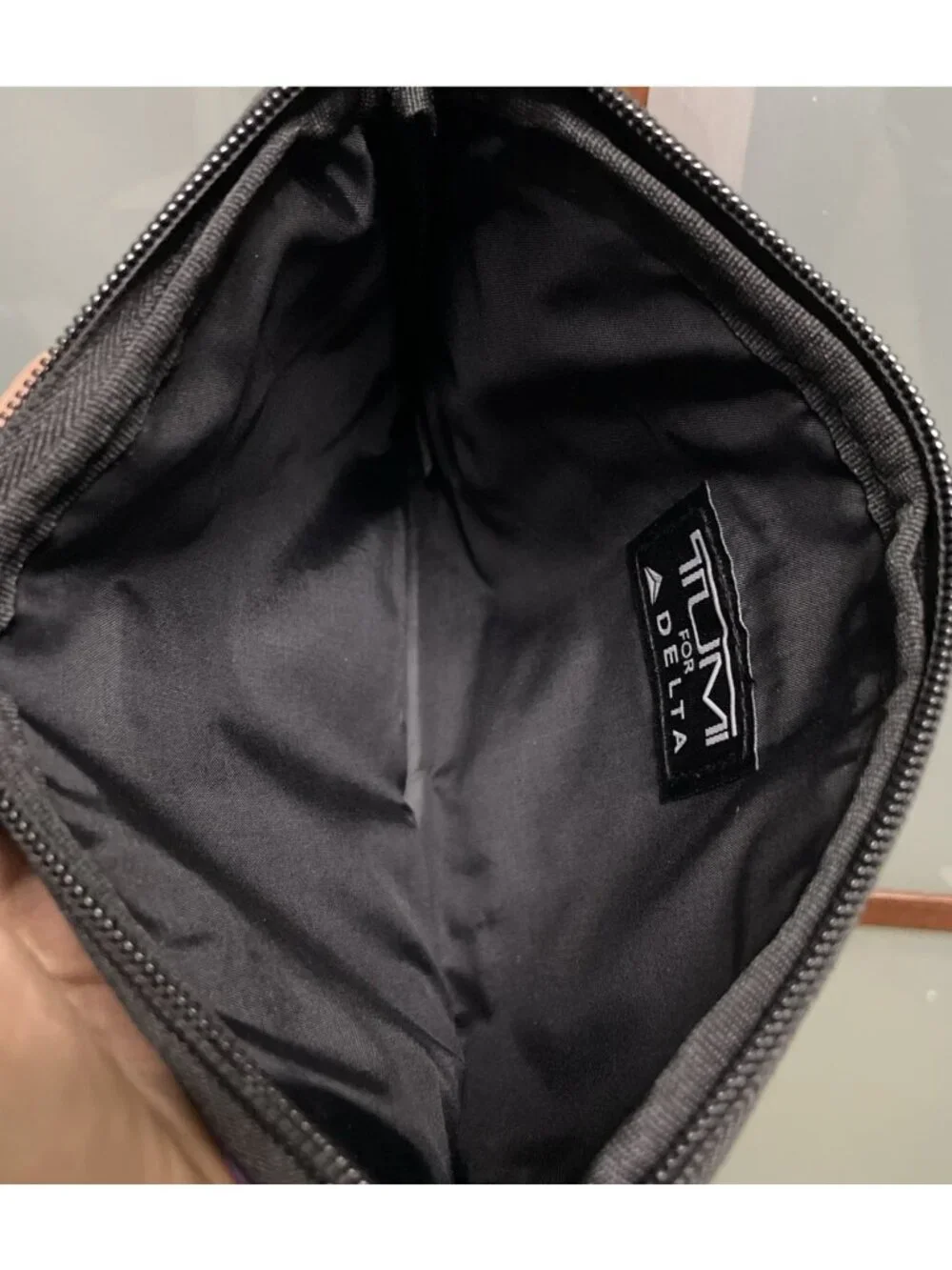 TUMI For Delta 8” x 6” Purple Travel Amenity Kit Zip Pouch Toiletry Make Up Bag